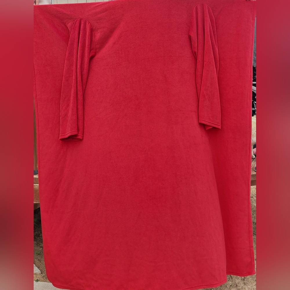 ❤️FLEECE ROBE/BLANKET. Approximately 57" × 70". Size OS